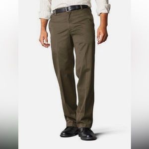 30/32 - Dockers Signature Straight Trousers